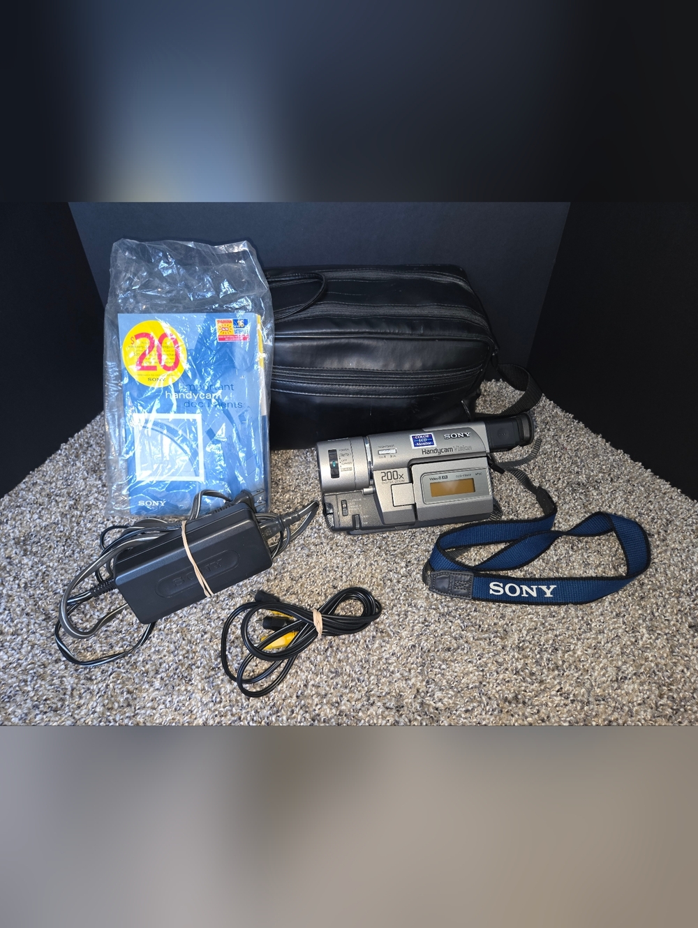 Sony Handycam Vision CCD-TRV37 Video8 Camcorder WORKS